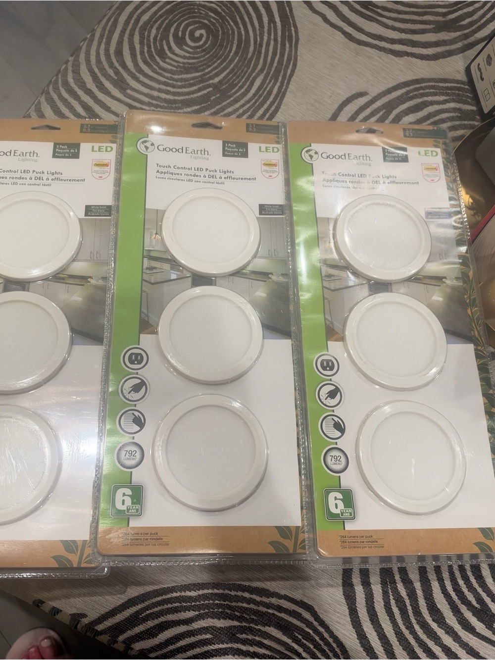 NWT Good Earth Lighting Touch Control LED Puck Lights 3-Pack White Finish
